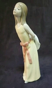 Lladro #5006 Naughty Girl w/ Hat Pamela Descaro Retired 1998 VGUC - Picture 1 of 10