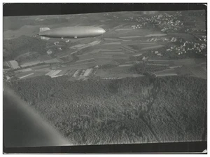 ZZ-3278/ Zeppelin Luftschiff bei Weißenau  Foto Luftbild 18 x 13 cm ca.1935 - Bild 1 von 2