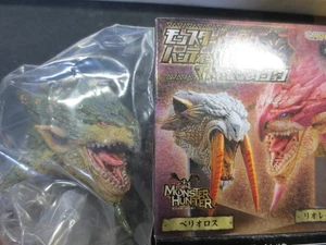 Monster Hunter Rioreia Magnet Collectible Trophy Used with Box & Bag - Picture 1 of 4