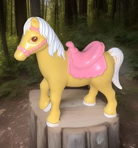 Fisher Price Loving Family Dream Casa de Muñecas Bronceado Pony Caballo Rosa Sillín 1993 - Imagen 1 de 4