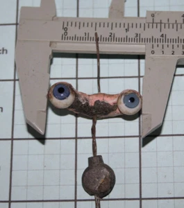 Antique blue small Doll Eyes sleeping eyes on rack rocker 1 3/8" - 35mm - Ø 3/8" - Picture 1 of 4