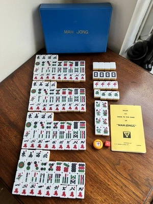 Vintage Mah Jong Game Set In Case - Very Good Condition  - Image 1 of 4