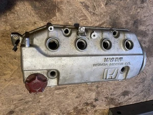 1988-1995 Honda d15 Civic Valve Cover OEM - Picture 1 of 3