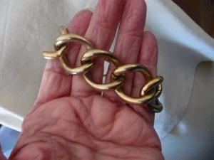 PULSERA PESADA CADENA ESLABONES TONO ORO LARHE DE 3/4"" ANCHO X 6"" LARGO #8/12 - Imagen 1 de 3