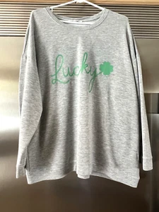 WORKSHOP REPUBLIC TOP COMFY PULLOVER Lucky Shamrock 4-LEAF CLOVER 1X Gray - Picture 1 of 9
