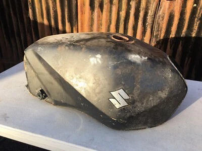 Tanque de gasolina usado genuino Suzuki GS550M GS650 Katana Foto 1 de 4