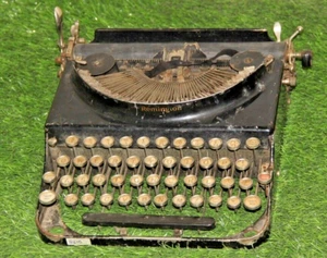 Machine À Écrire Commerciale Vintage Remington Rand USA Et Pays Étrangers 1877s - Afbeelding 1 van 8