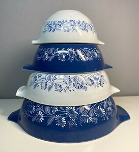 Vtg Pyrex Colonial Mist Daisy Blue Mixing Bowls Set of 4