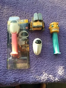 Wall-e Toys × 3. 1 × Meet The Robinson's Toy. - Bild 1 von 2