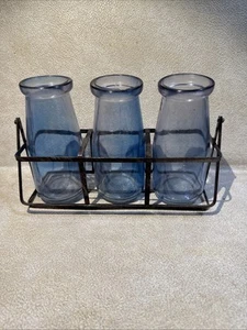 Vintage 3er Set hellblaue farbige Glas Milchflaschen mit Träger - Bild 1 von 6