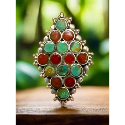 Anillo ajustable ojos de serpiente con racimo de coral verde turquesa y italiano  Foto 1 de 4