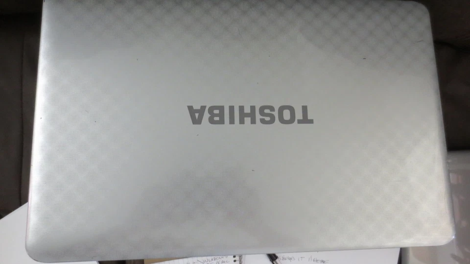 Toshiba Satellite L750D A6-3420M w/Radeon Graphics,12GB, 250GB Samsung EVO SSD - Image 1 of 4