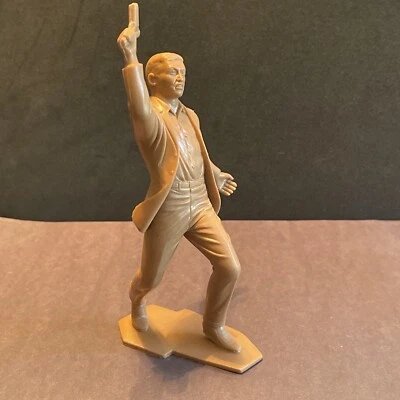 1966 Marx The Man From U.N.C.L.E. Boneco de plástico versão tom marrom - Imagem 1 de 4