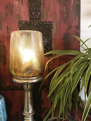 "Lámpara de patio LED de sobremesa Chevron de vidrio ámbar de 8"" huracán" Foto 1 de 4