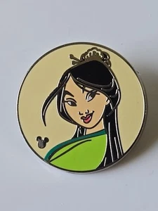 2019 Disney Hidden Mickey Pin Princesses with Princess Mulan - Picture 1 of 2