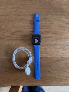 Apple Watch Series 6 44mm Space Grey Aluminum Case with Black Sport Band - Zdjęcie 1 z 6