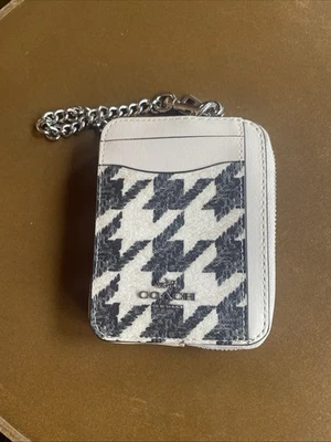 *COACH*(CK442)~SV/CREAM/BLK~ZIP CARD CASE W/HOUNDSTOOTH PRINT~COATED CANVAS/LTHR - Image 1 of 4