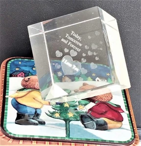 Vintage Lindy Bowman 3D Tin Box & Paperweight Etched Crystal 2 pc Lot - Picture 1 of 10