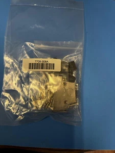 4BB 1-PCS Tektronix / Keithley 7709-308A 25-Pin D-Sub Connector Kit - Picture 1 of 2