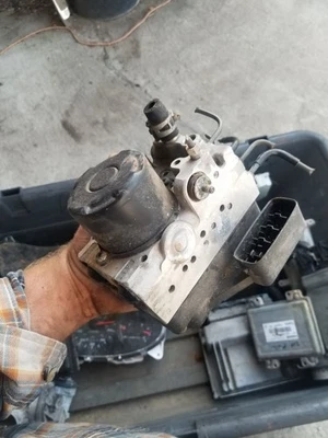 Bomba de freno antibloqueo Toyota Camry 2002-2003 y módulo 44540-33060 Foto 1 de 4
