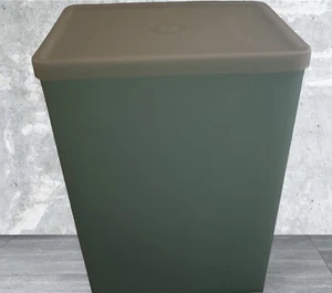 Vintage Tupperware Freezer Blue Container with Lid - Picture 1 of 3