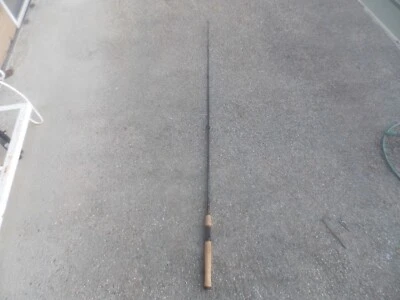 Shakespeare 6'6 英寸十字绣旋转杆 (2 件) CRUSSP 66 2 M 中号 6-12 磅 10/25 — 第 1/4 张图片