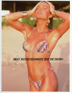 TRACY SCOGGINS BIKINI COLOR PHOTO CELEBRITY SLEUTH FILE 003 - Picture 1 of 3