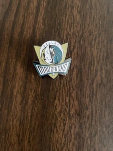 DALLAS MAVERICKS PIN Basketball NBA Team Gift Enamel Hat Backpack Lapel Brooch - Picture 1 of 3