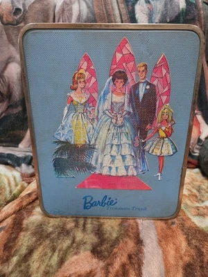 VINTAGE BARBIE WEDDING  DOLL TRUNK CASE LITTLE THEATER COSTUME TRUNK 1964 *RARE* - Image 1 of 4