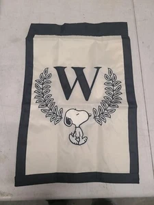 Peanuts Snoopy Monograma "W" Apliques Jardín Bandera 12”x 18” - Imagen 1 de 1