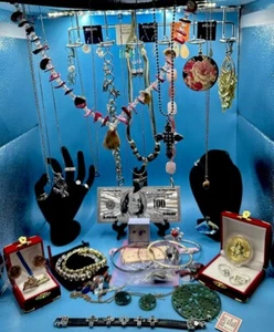 40+PC.$100 GOLD Banknote+JEWELRY COLLECTION~Rings CRYSTAL\Coins~GEMS~PEARLS&MORE - Picture 1 of 12