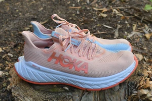 Hoka One  Wo Lady 8.5B Carbon X 3  Color: Peach - Picture 1 of 7