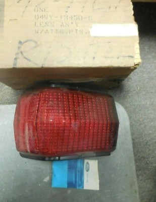 Lente lámpara trasera exterior derecha Mercury Cougar 1974-1976 diestro D4Wy-13450-C NOS Foto 1 de 2