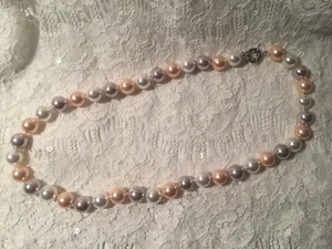Pearl Necklase - Picture 1 of 3
