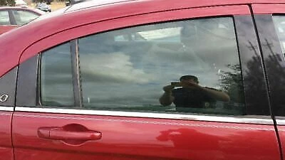 Cristal puerta trasera derecha OEM 2008 2009 2010 2011 2012 2013 2014 Chrysler 200 Foto 1 de 4