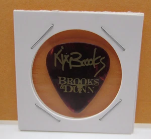 Brooks & Dunn Kix Brooks Signature Guitar Pick - Bild 1 von 2