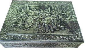 Vintage Rembrandt Dordrecht Holland Victoria Biscuit Company 3D Tin Box 12" X 9" - Picture 1 of 7