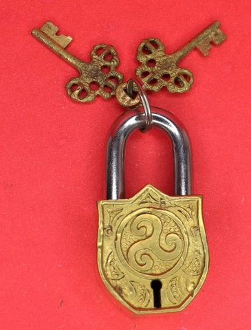 Unique Design Vintage Antique Style Door Lock Handmade Brass Padlock Home Décor Cover