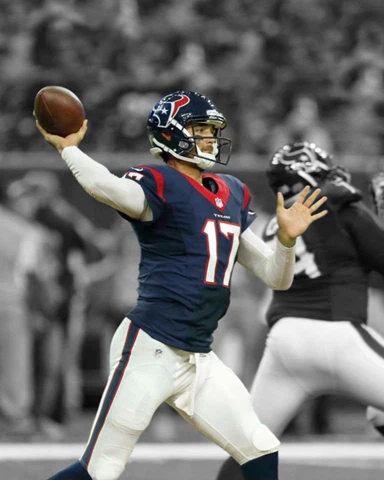 Houston Texans BROCK OSWEILER Glossy 8x10 Photo Spotlight Football Print Poster Cover