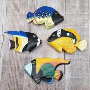 Figuras de exhibición de pie de peces tropicales de madera pintadas a mano (4) de colores brillantes - Imagen 1 de 18