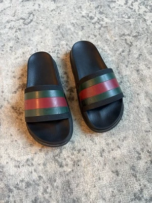 Authentic Gucci Men’s Slide Size 5 (Fits Women’s 6.5–7) Green & Red Stripe - Image 1 of 4