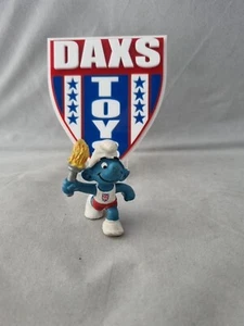Vintage Smurf Team GB Olympic Torch Bearer Figure - Picture 1 of 4