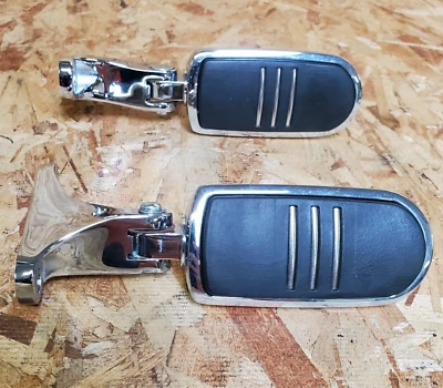 Harley-Davidson Streamliner Passenger Footpegs Street Glide Touring 50345-04 - Imagem 1 de 4