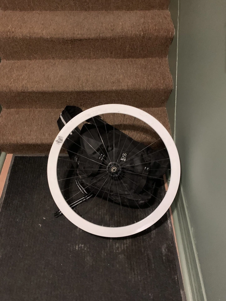 Velocity B43 Track Rim 700c 32h 622-19 No/MSW White VR17 Blem - Image 1 of 1