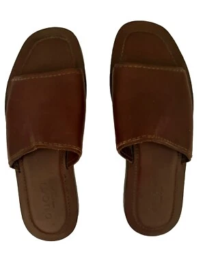 Sandalia deslizable de cuero con logotipo marrón Gucci para hombre talla 10,5 Foto 1 de 4