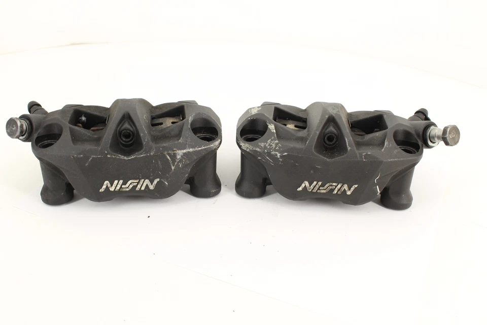 Juego de pinzas de freno delanteras derecha izquierda TRIUMPH DAYTONA 675 ABS 2013 T2021230 Foto 1 de 4