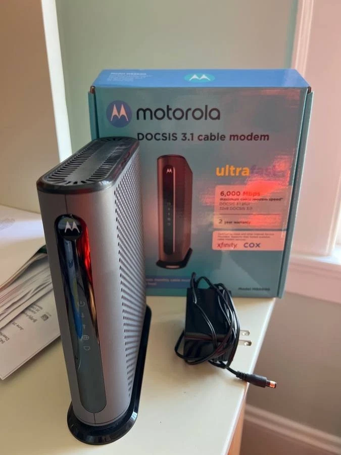Cable módem Motorola MB8600 6.000 Mbps DOCSIS 3.1 con cables y caja incluidos Foto 1 de 1