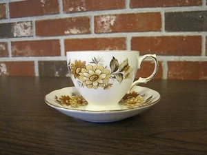 QUEEN ANNE BONE CHINA FOOTED CUP AND SAUCER---PATTERN 8620--MADE IN ENGLAND - Picture 1 of 12