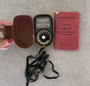 WESTON MASTER II Model 735 UNIVERSAL EXPOSURE LIGHT METER W/ CASE & Book - Picture 1 of 10