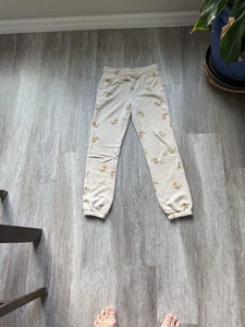 Old Navy girls cream colored flowered sweatpants - Picture 1 of 5